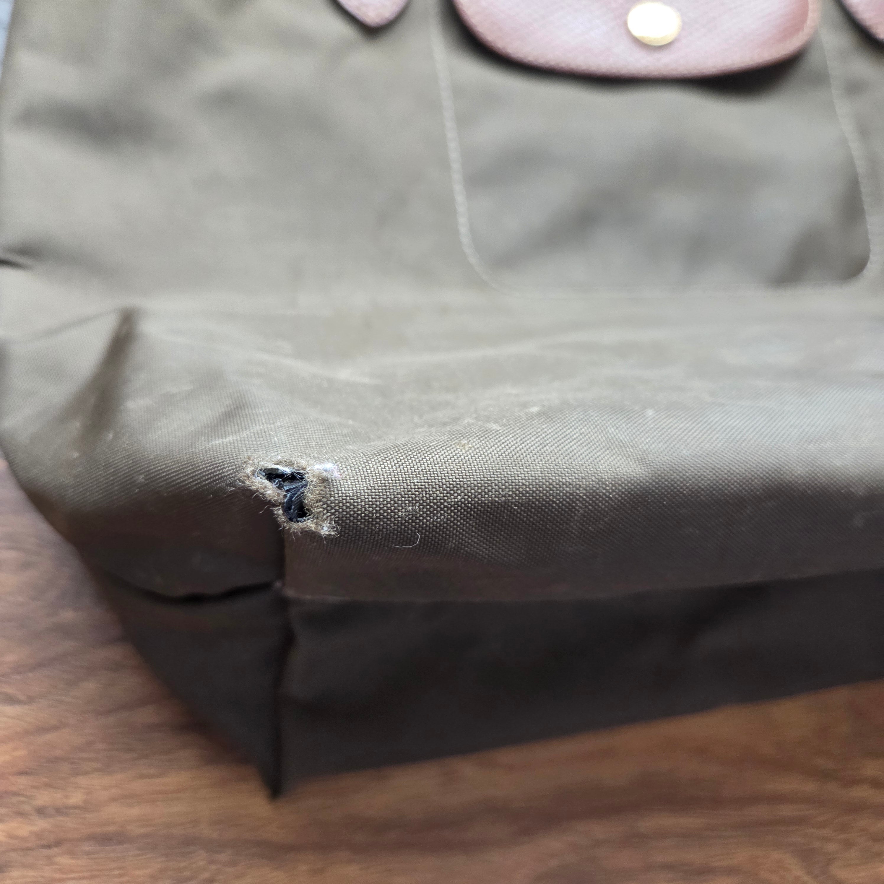 Longchamp Le Pliage Tote (flaws)