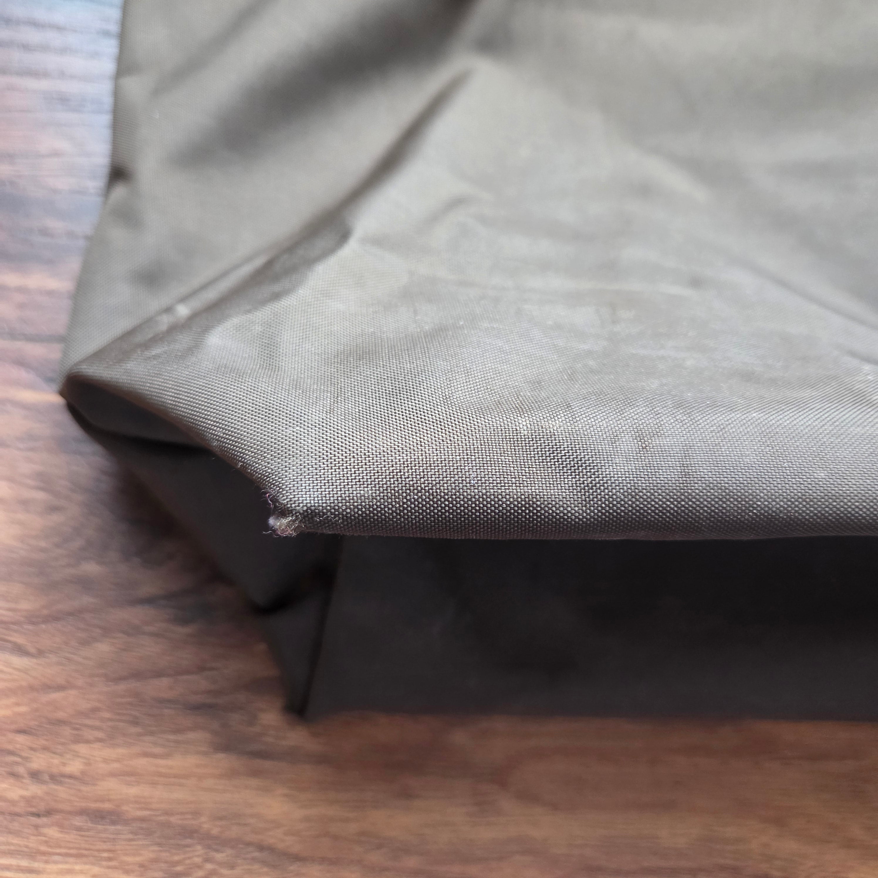 Longchamp Le Pliage Tote (flaws)