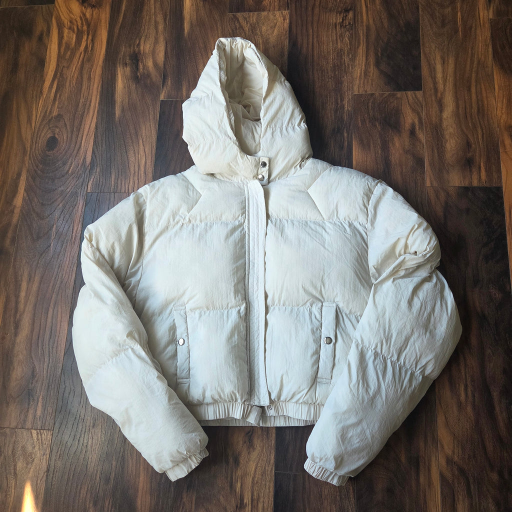 White Cropped Puffer Jacket – Size Large