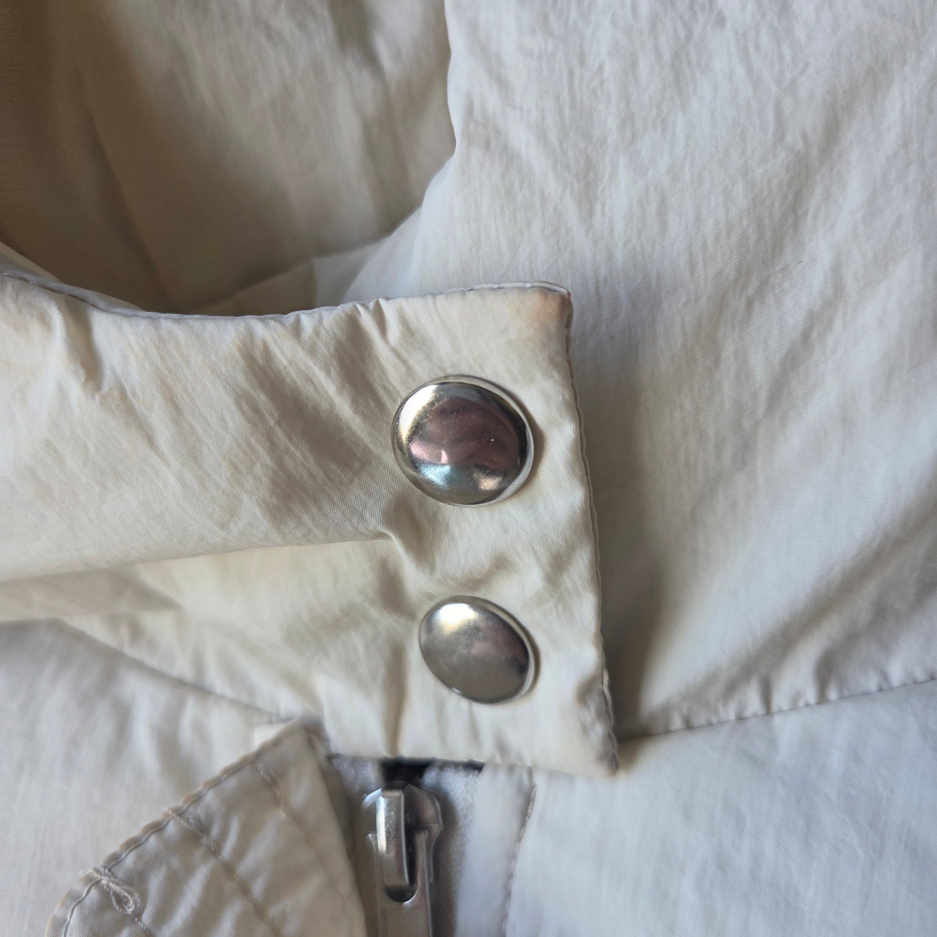 White Cropped Puffer Jacket – Size Large