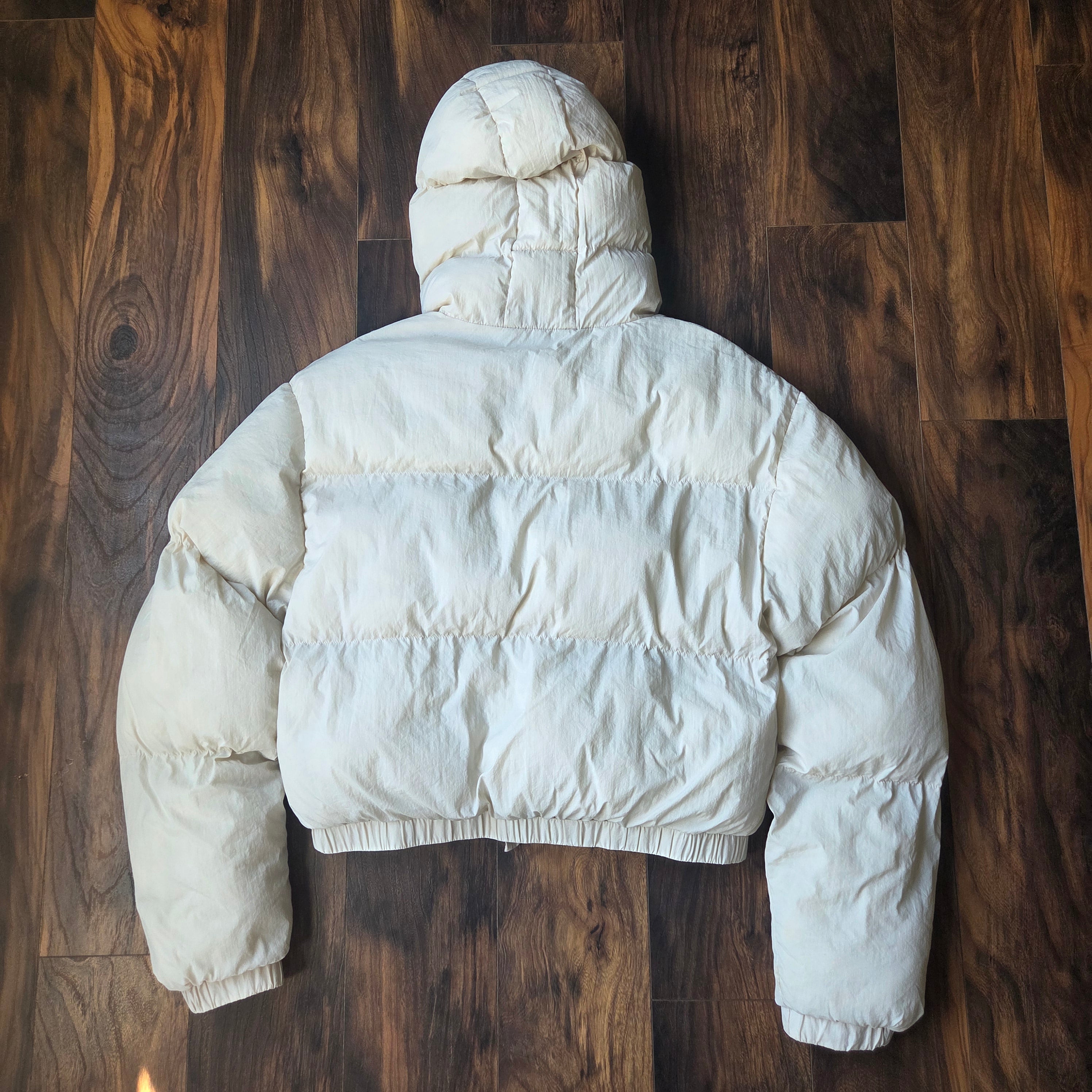 White Cropped Puffer Jacket – Size Large