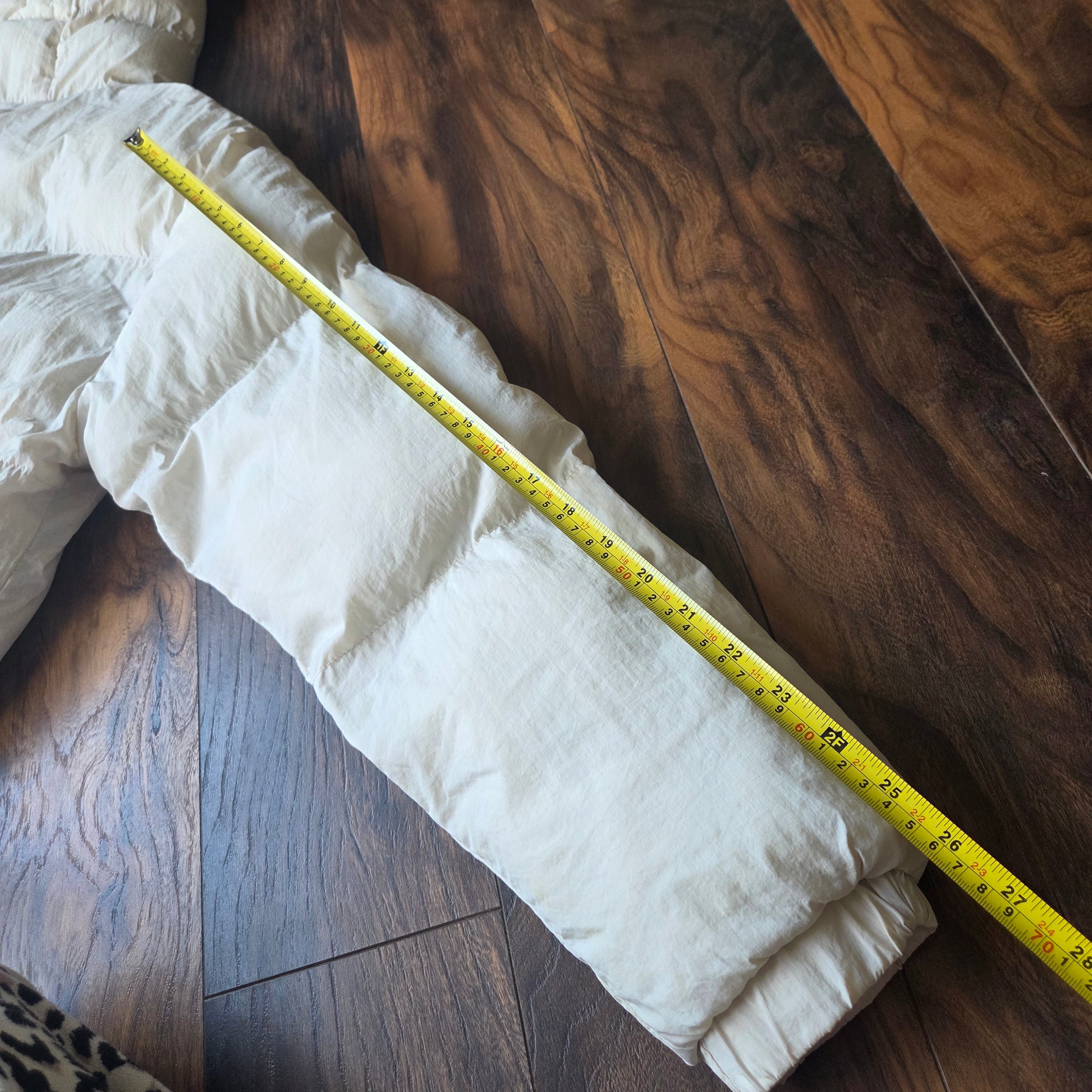White Cropped Puffer Jacket – Size Large