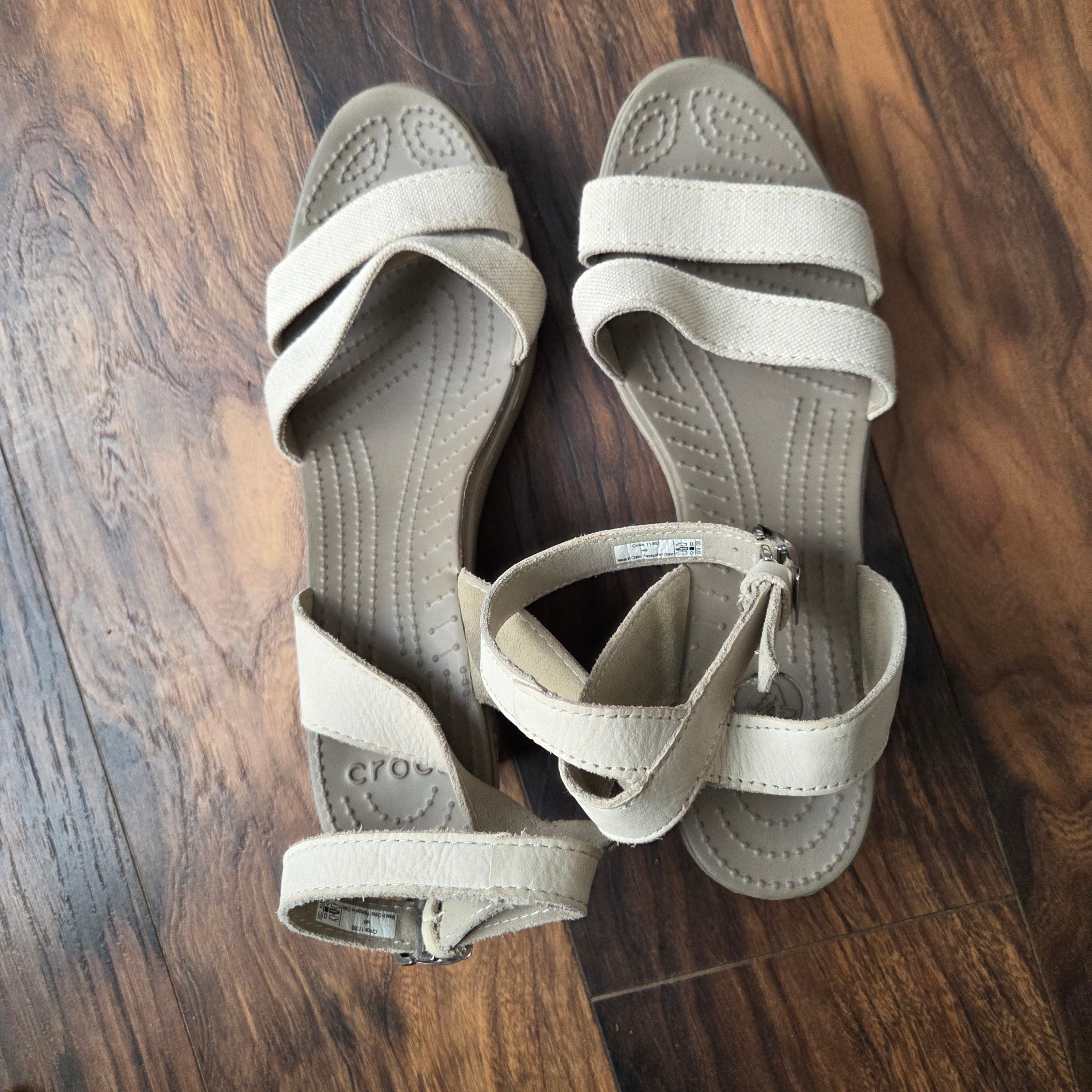 Crocs Leigh II Wedge Sandals