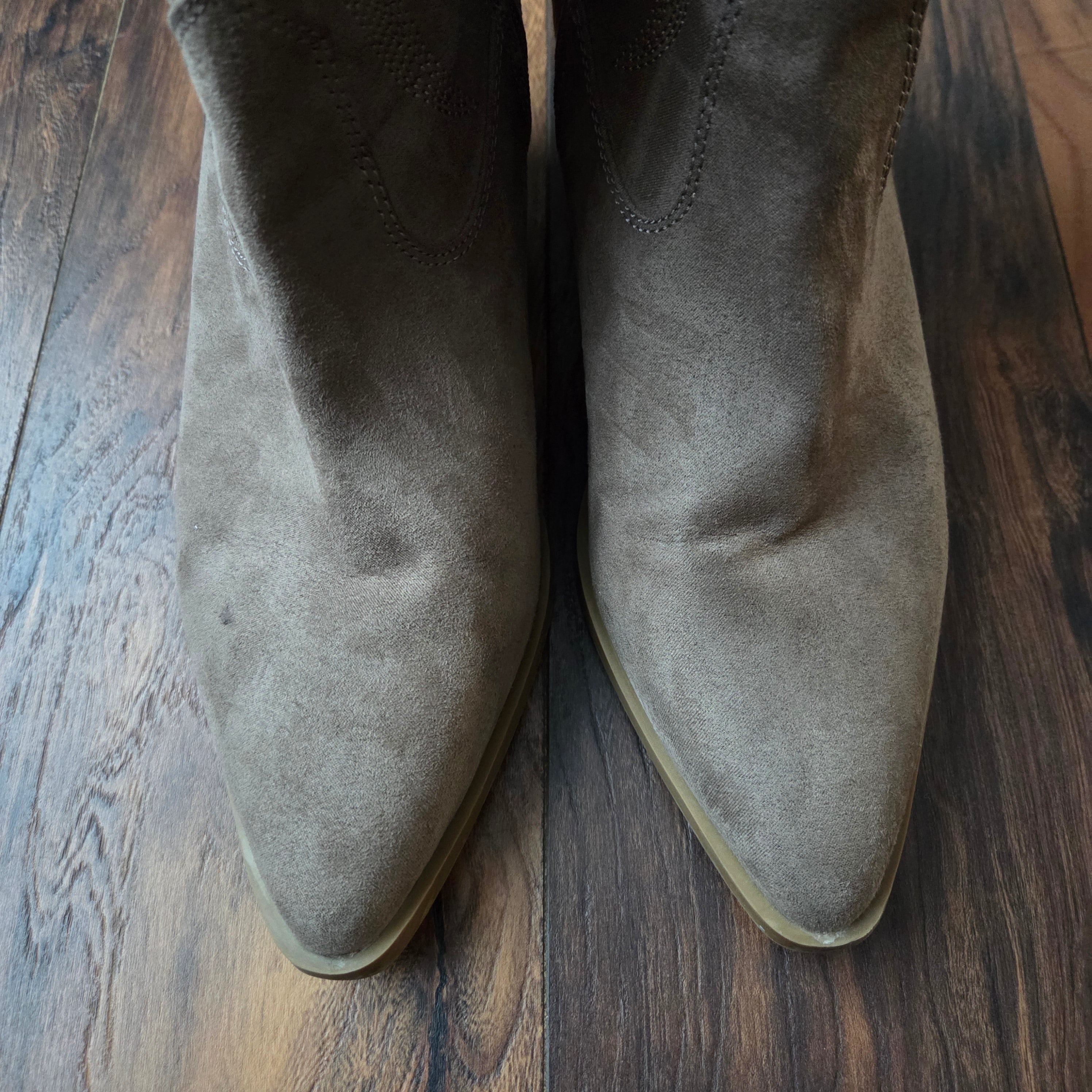 Report Cowboy Boots