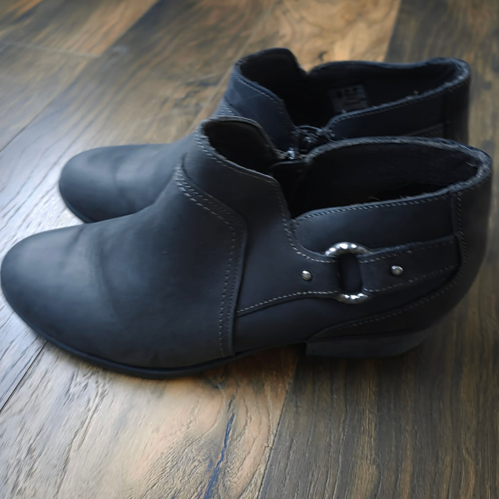 Clarks Charlton Grace Booties