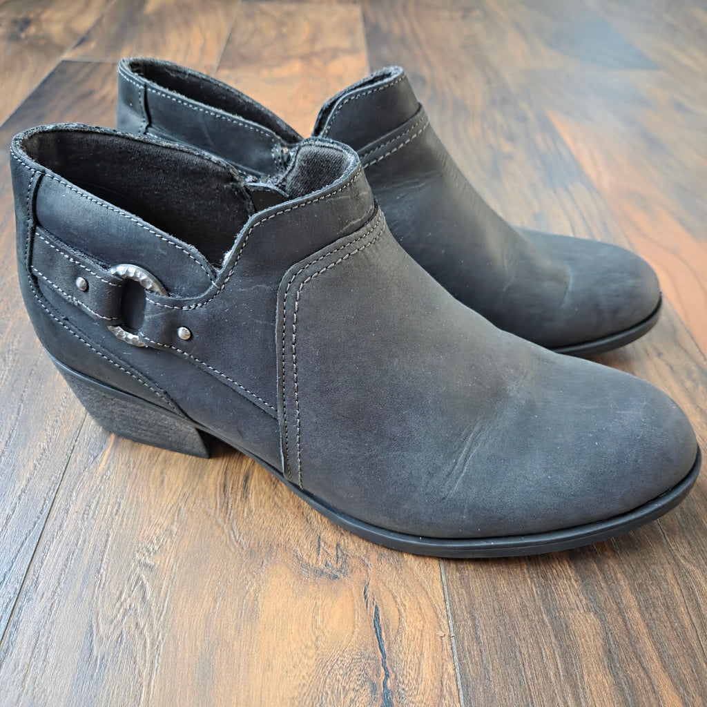 Clarks Charlton Grace Booties