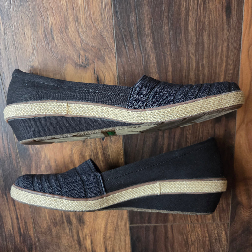 Grasshoppers Slip On Canvas Shoes